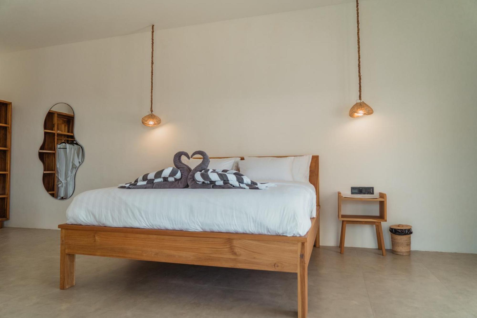 Sunscape Villa - Beachfront And Private Pool Гили-Эйр Экстерьер фото