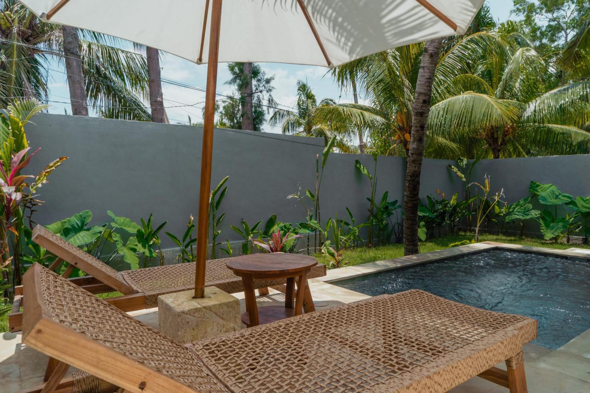 Sunscape Villa - Beachfront And Private Pool Гили-Эйр Экстерьер фото