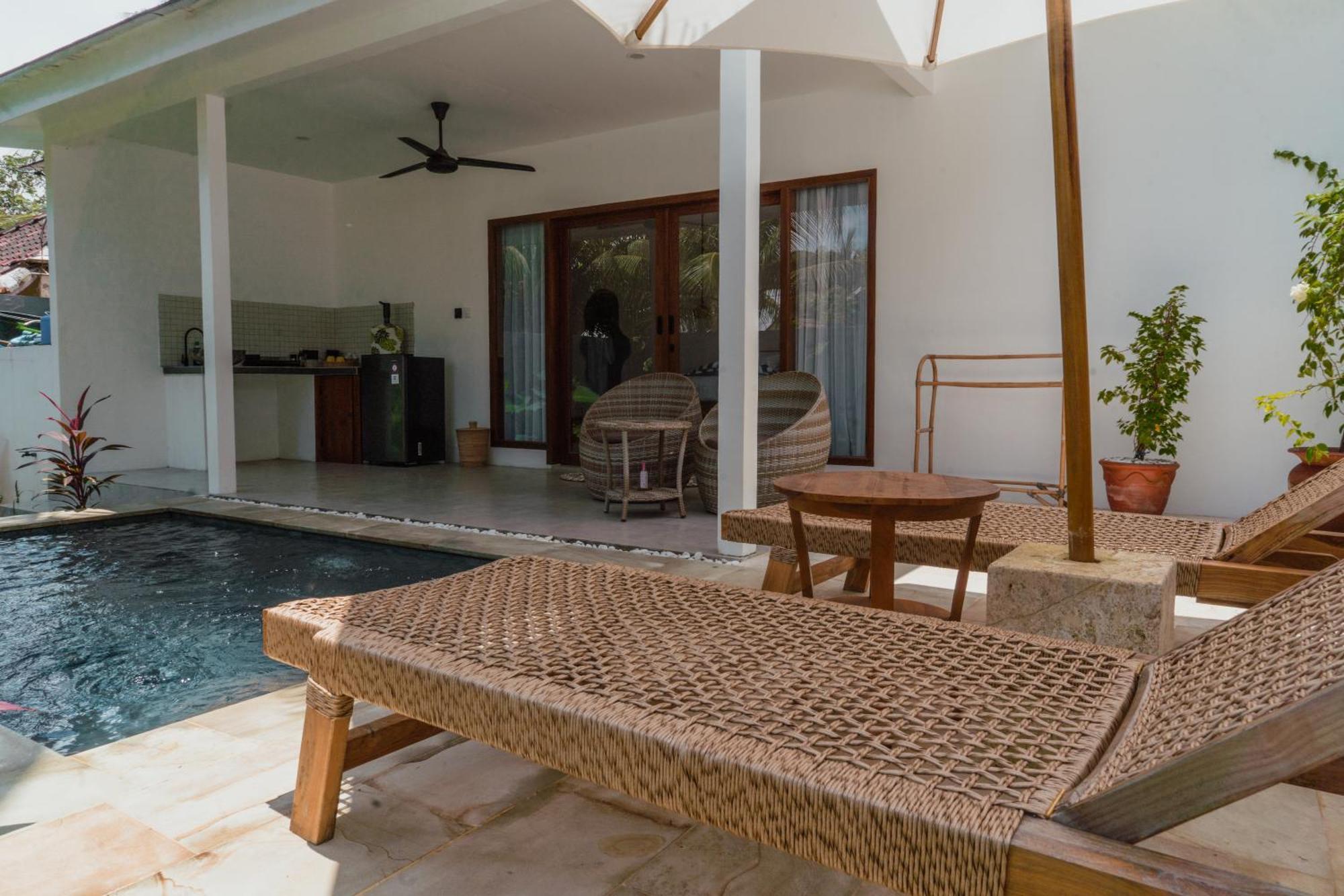 Sunscape Villa - Beachfront And Private Pool Гили-Эйр Экстерьер фото